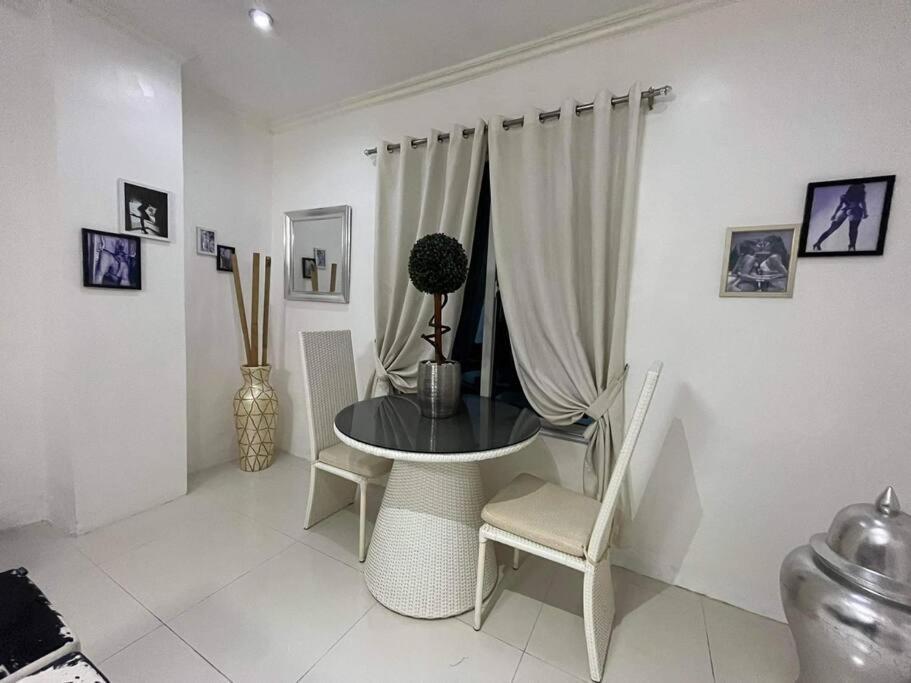 Kandi Big 1 Bedroom King Bed, Free Housekeeping, Wi-Fi Angeles Exteriör bild
